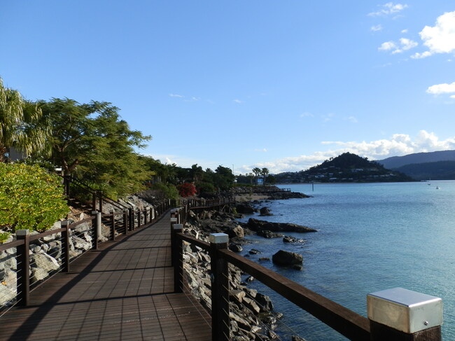 promenade airlie beach